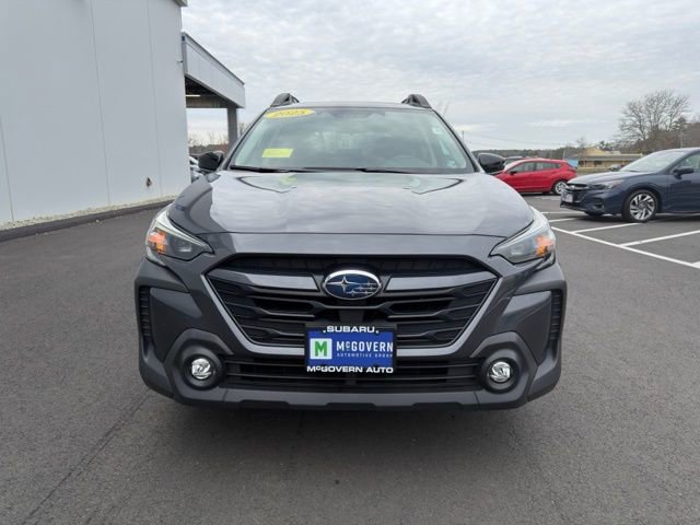 Used 2025 Subaru Outback Premium image 2