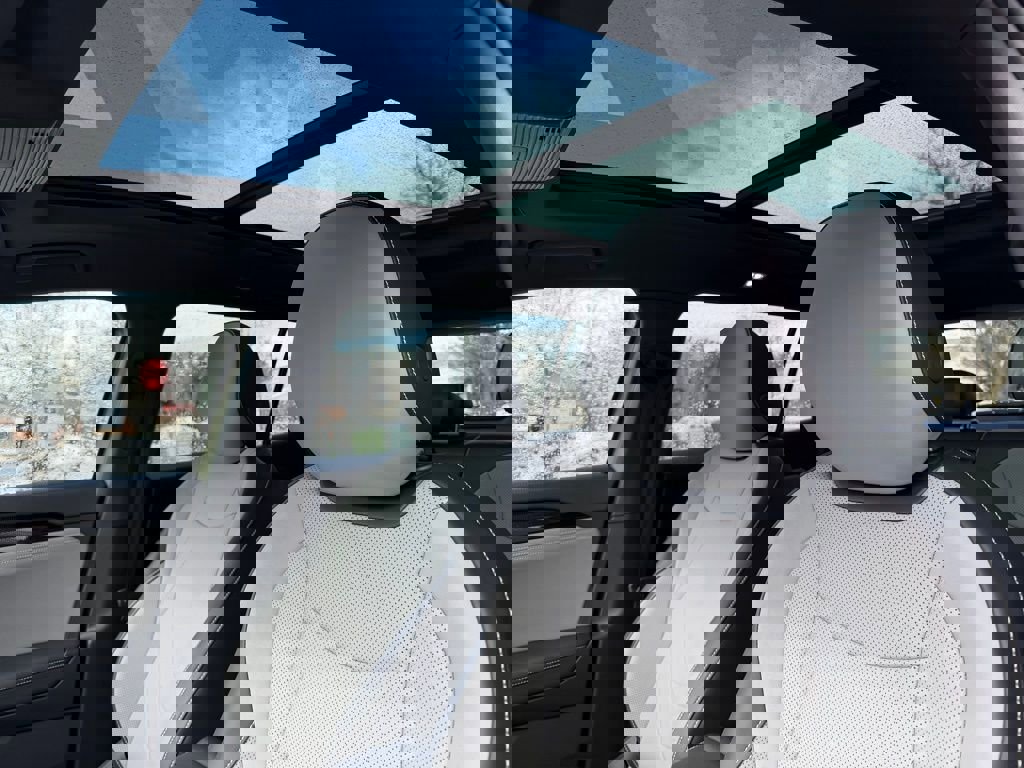 New 2026 Volkswagen Tiguan SE R-Line image 23