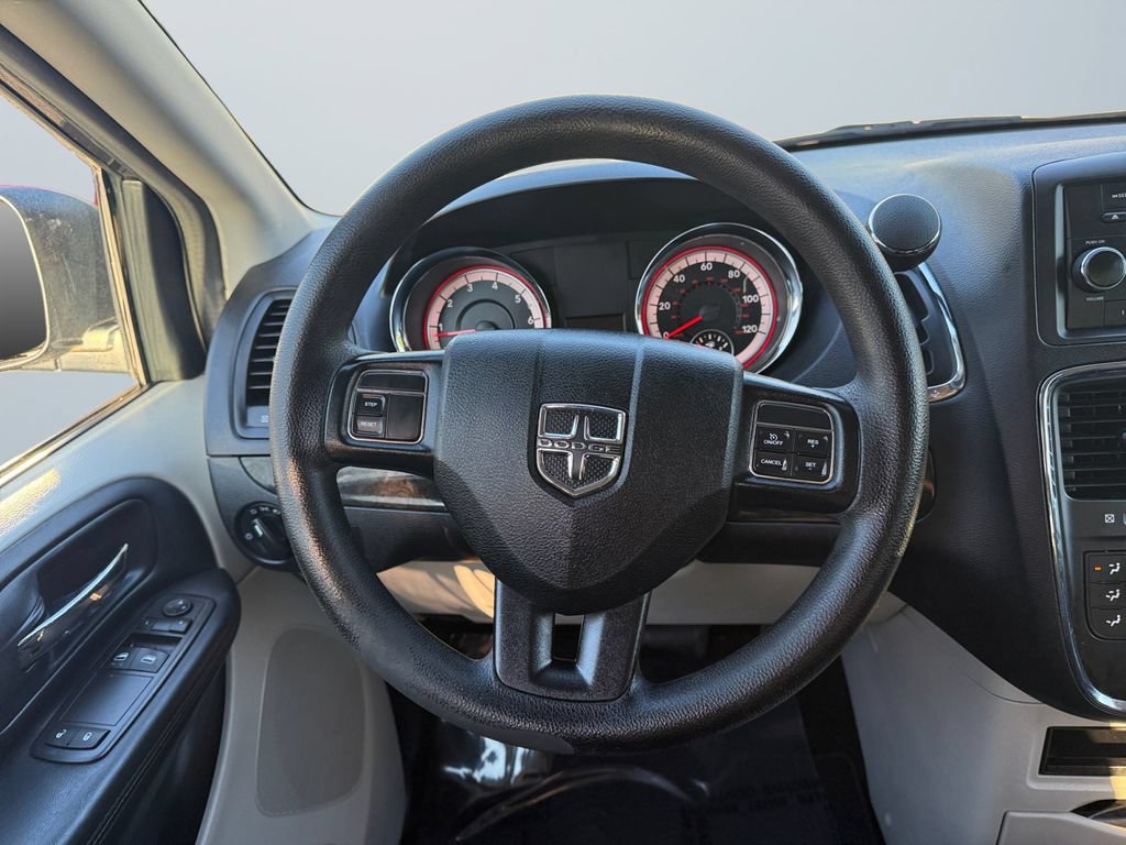 Used 2016 Dodge Grand Caravan SE w/ Quick Order Package 29E SE FWD image 12