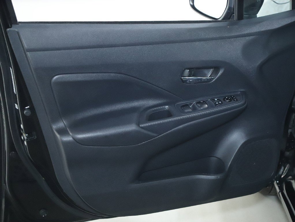 Certified 2025 Nissan Versa SV image 15