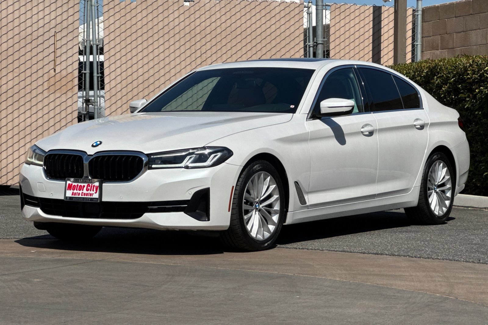 Used 2023 BMW 530i w/ Premium Package RWD image 8