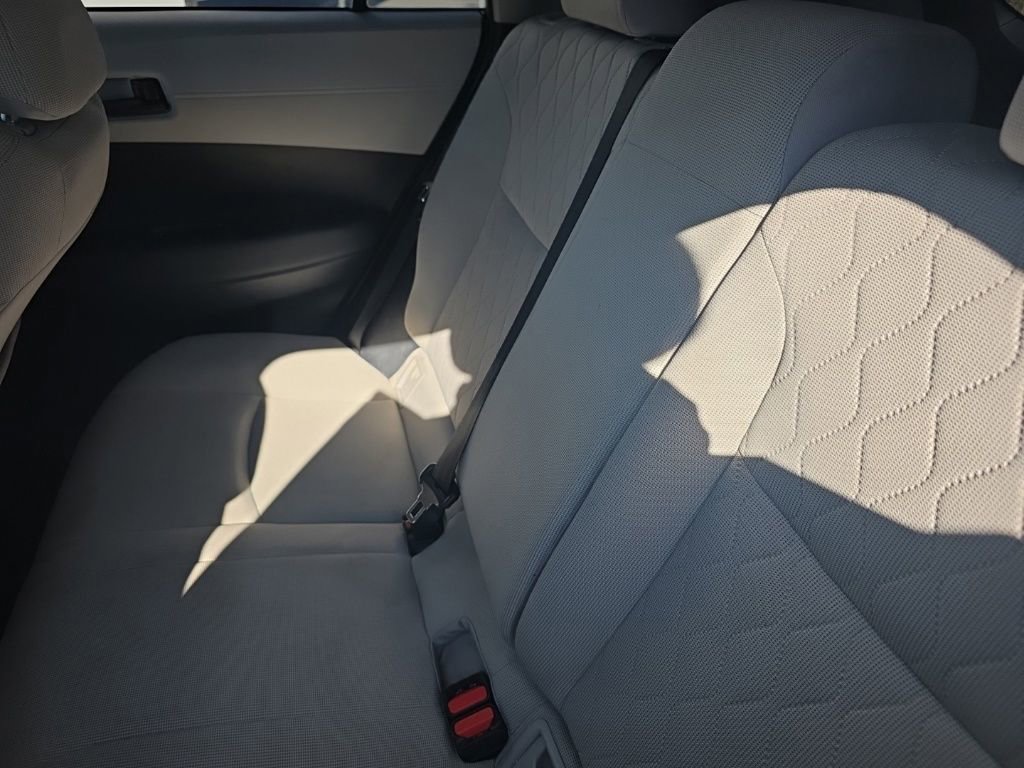 Used 2022 Toyota Corolla Cross LE image 15