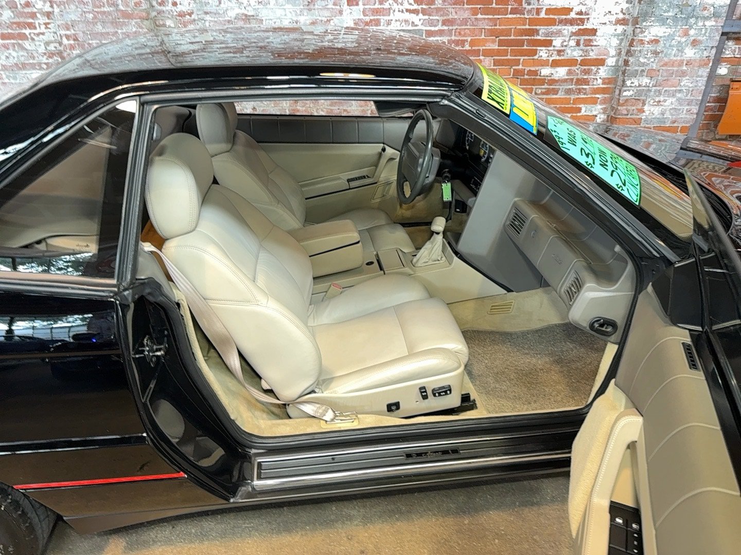 Used 1993 Cadillac Allante FWD image 64