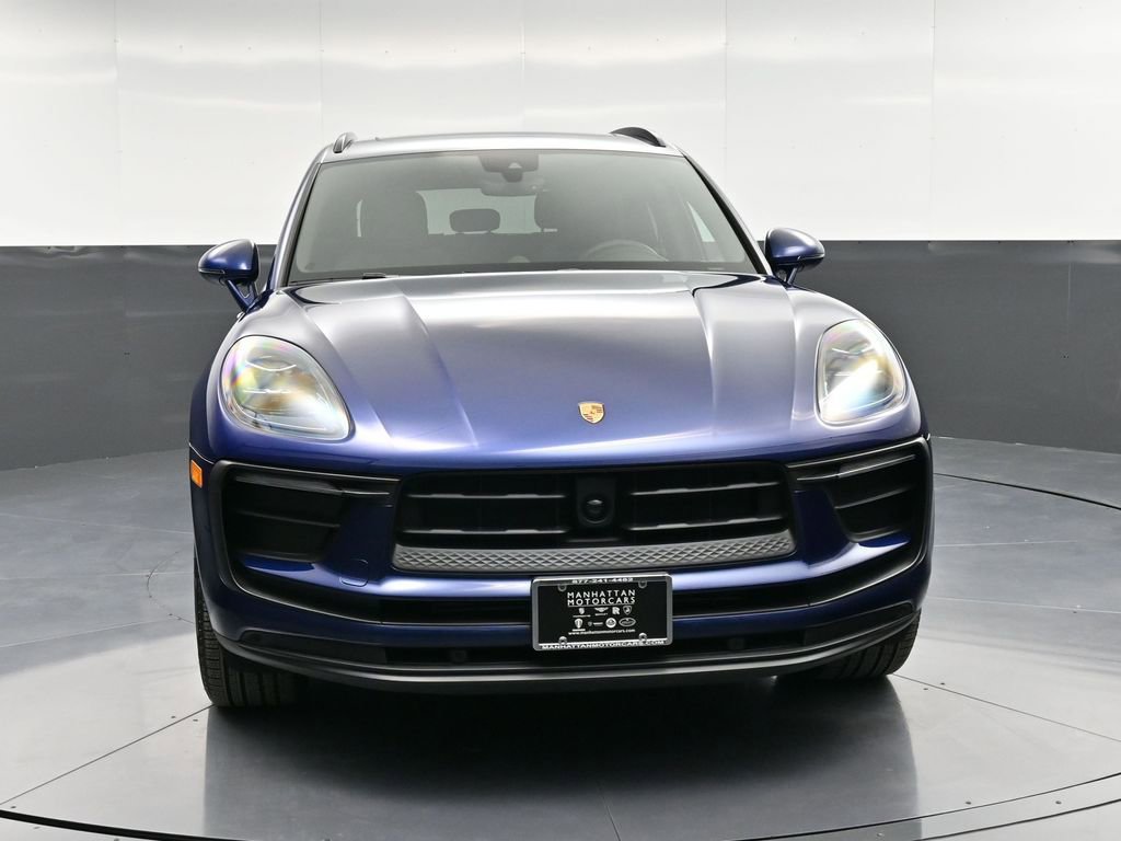 Certified 2025 Porsche Macan image 11