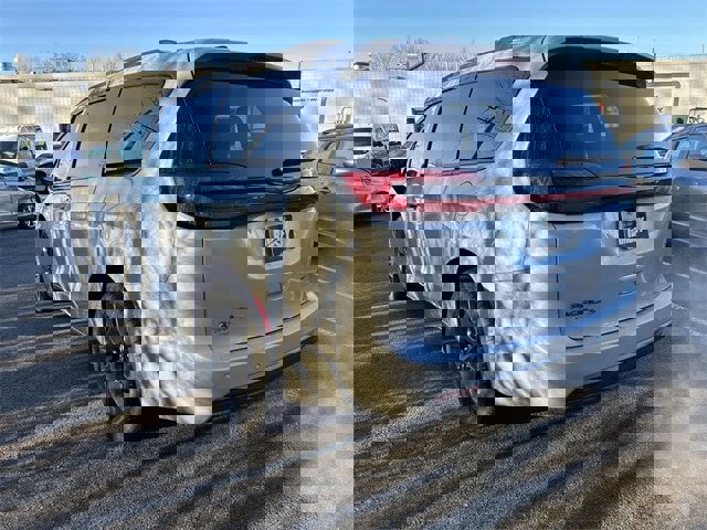 New 2026 Chrysler Pacifica Select w/ S Appearance Package image 6