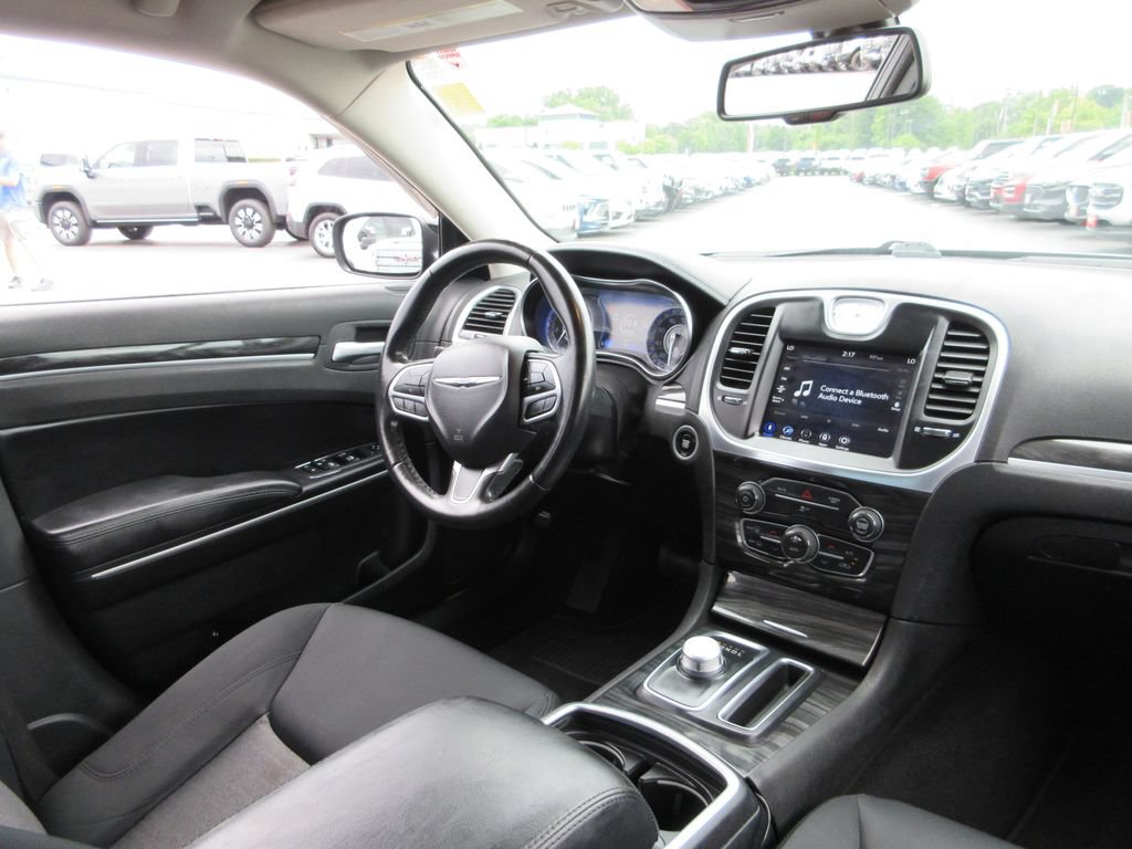 Used 2020 Chrysler 300 Touring w/ Sport Appearance Package RWD image 20