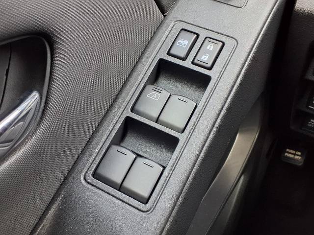 Certified 2024 Nissan Frontier SV w/ SV Convenience Package RWD image 25