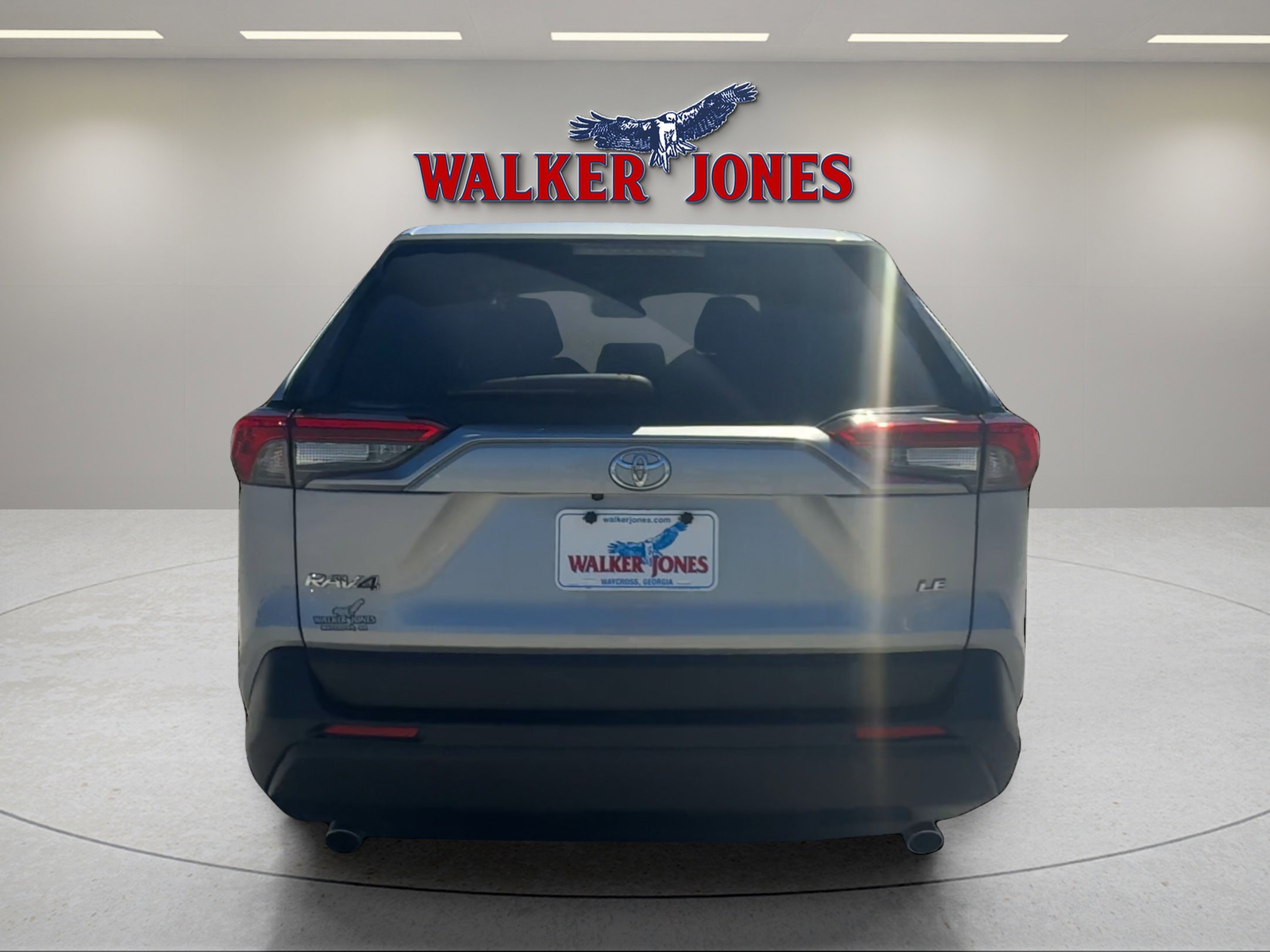 Used 2024 Toyota RAV4 LE image 4