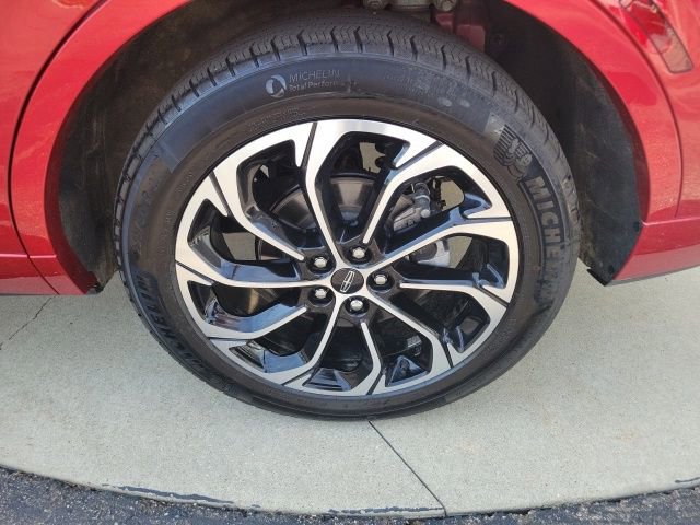 Certified 2024 Lincoln Nautilus Reserve w/ Equipment Group 202A AWD/4WD image 17