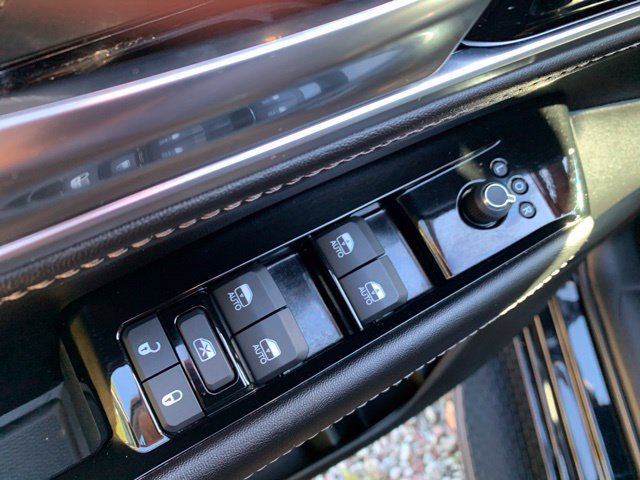 Used 2023 Jeep Wagoneer Series II AWD/4WD image 25