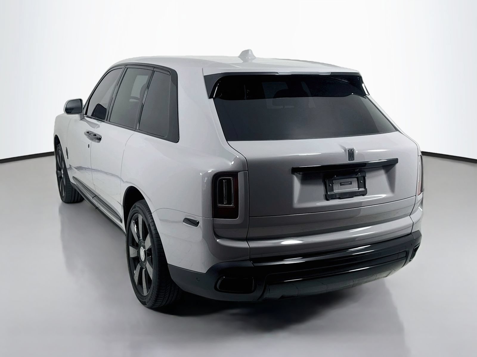 Certified 2021 Rolls-Royce Cullinan AWD/4WD image 2