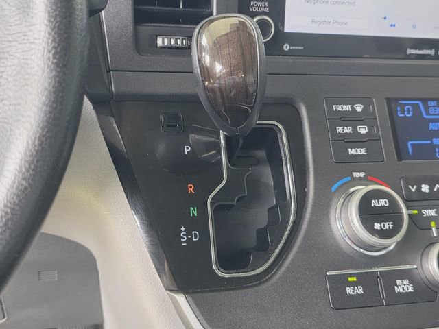 Used 2020 Toyota Sienna XLE image 21