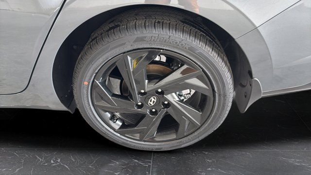 New 2026 Hyundai Elantra SEL Sport Premium FWD image 31