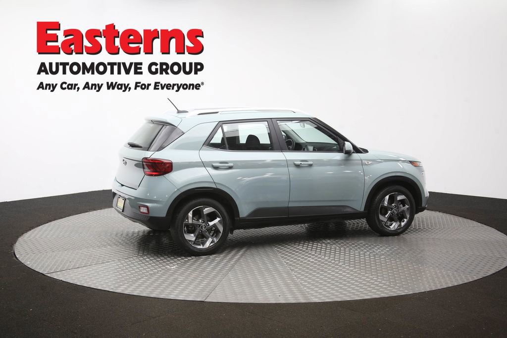 Used 2025 Hyundai Venue SEL FWD image 44