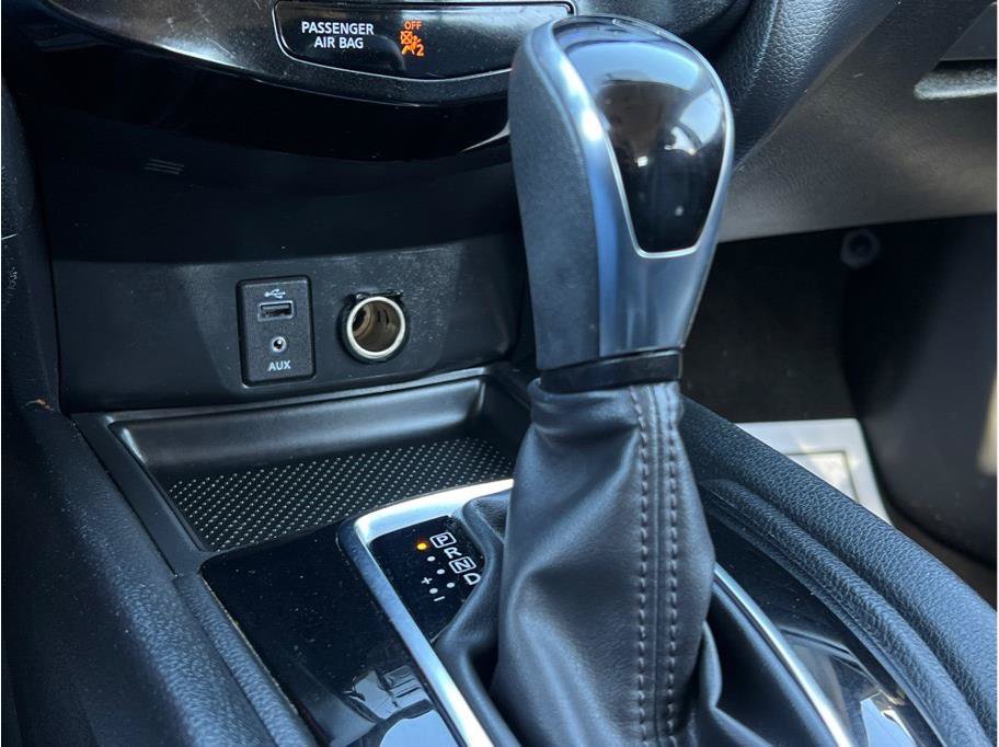 Used 2017 Nissan Rogue S FWD image 16