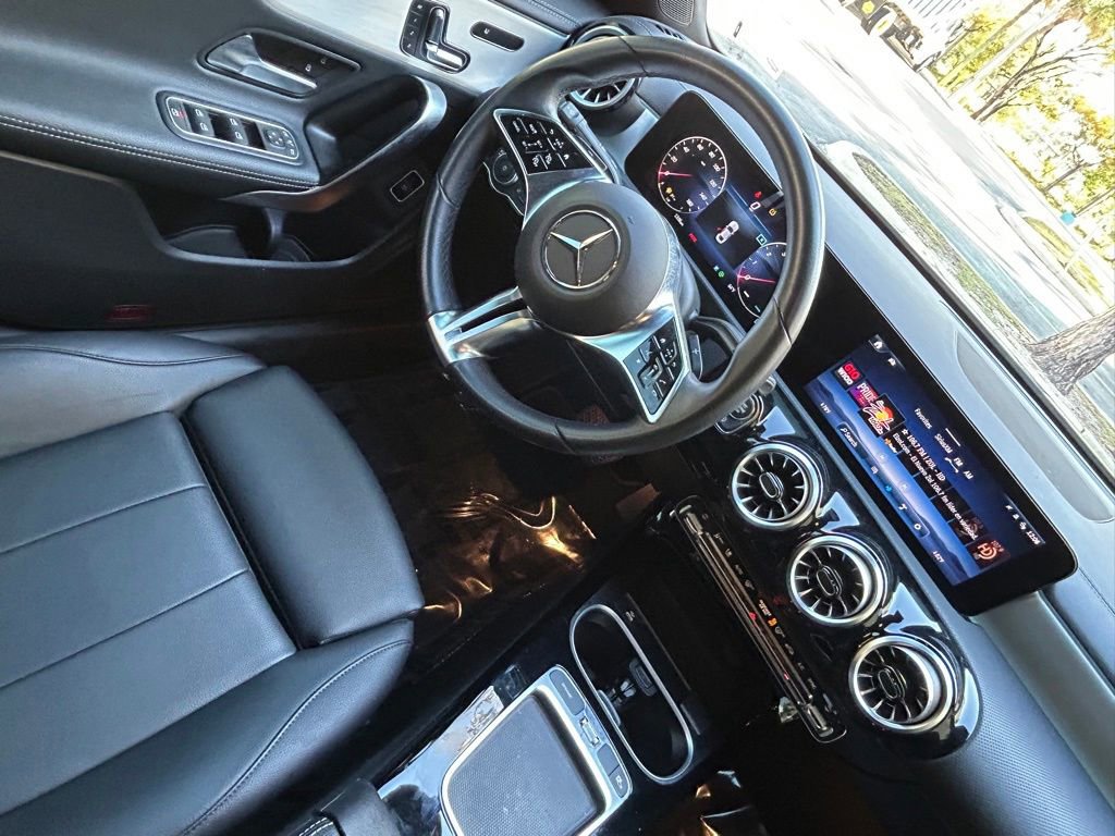 Used 2024 Mercedes-Benz CLA 250 image 9