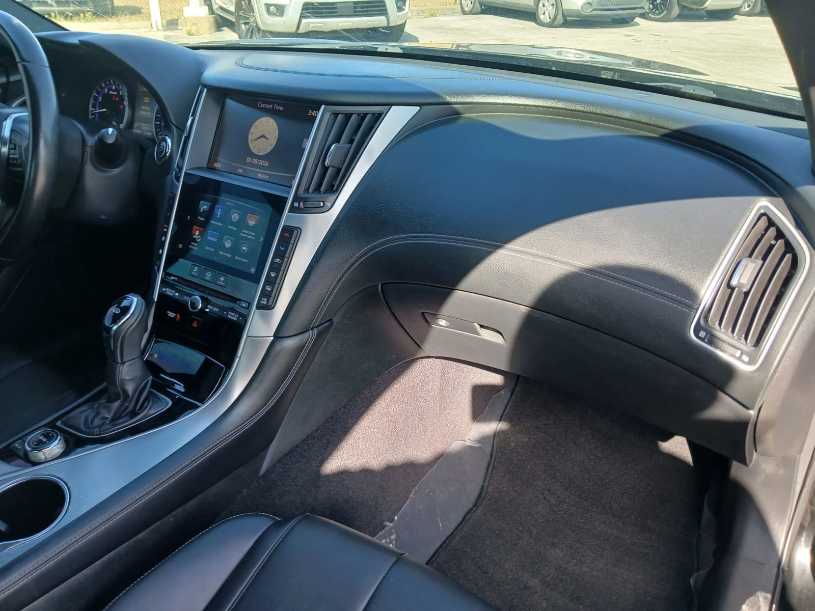 Used 2017 INFINITI Q60 2.0t image 18