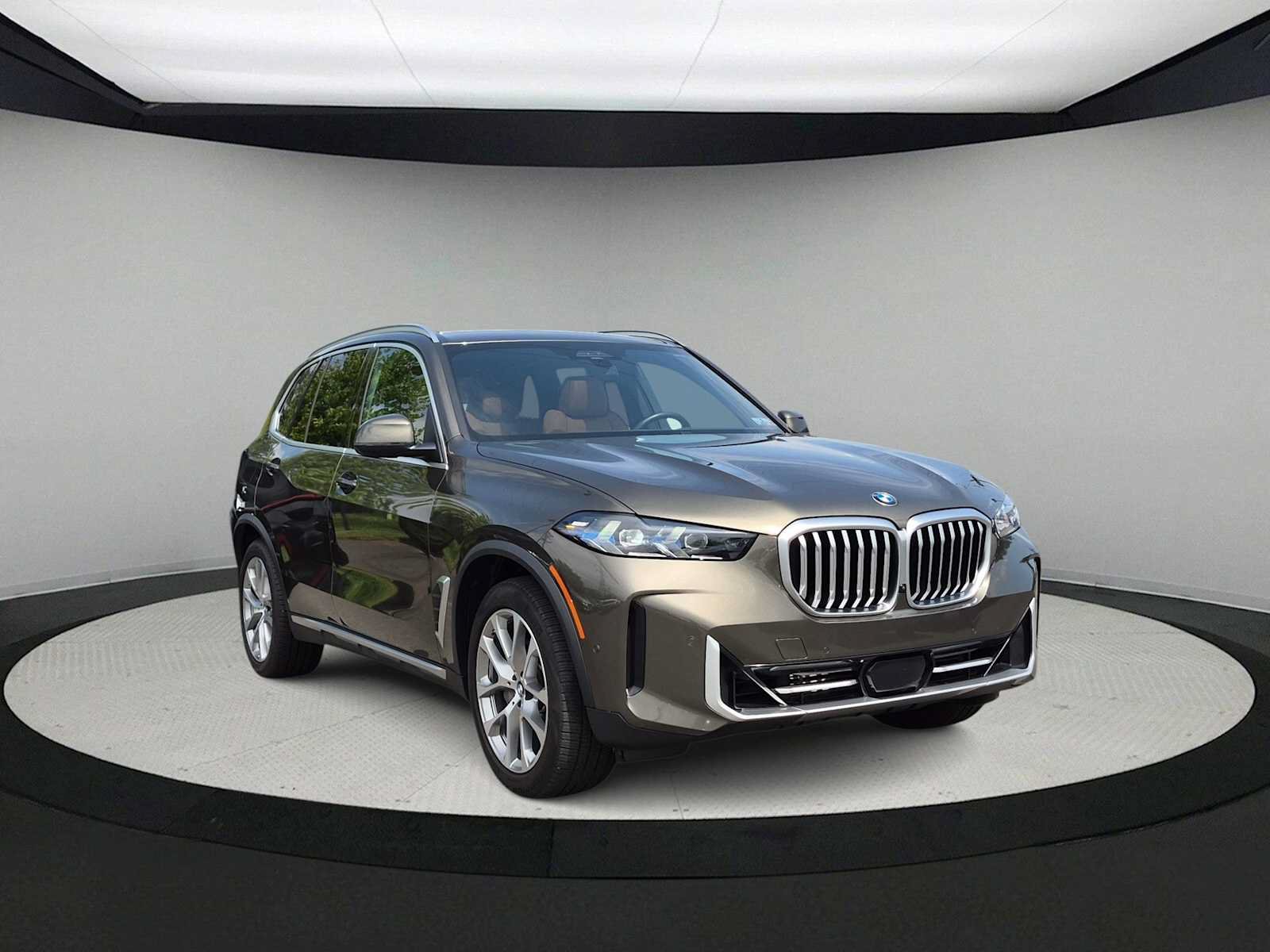 Used 2024 BMW X5 xDrive40i w/ Premium Package AWD/4WD image 2