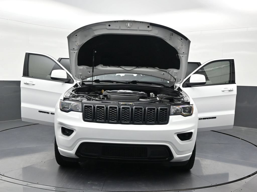 Used 2021 Jeep Grand Cherokee Laredo X RWD image 41