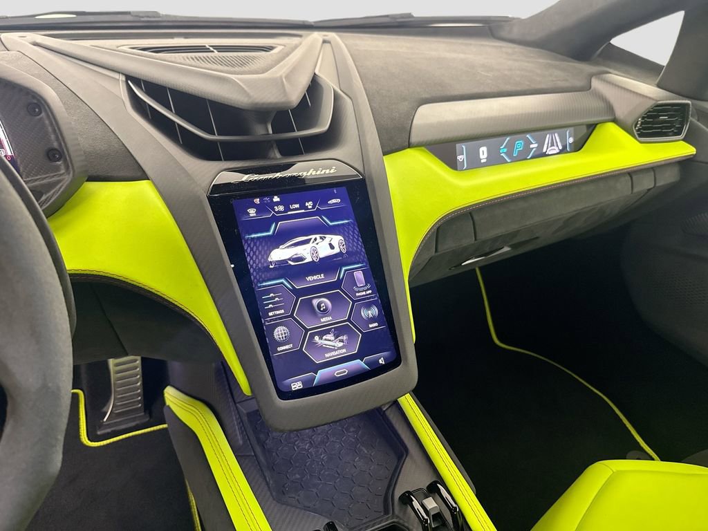 Used 2026 Lamborghini Revuelto AWD/4WD image 24