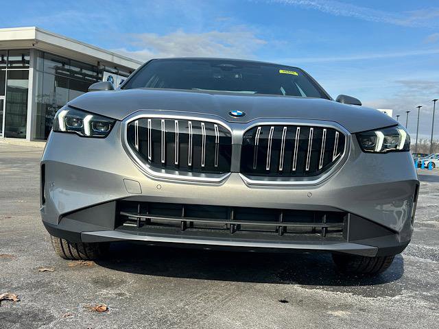 New 2026 BMW 530i xDrive 530i xDrive Sedan w/ Premium Package image 2