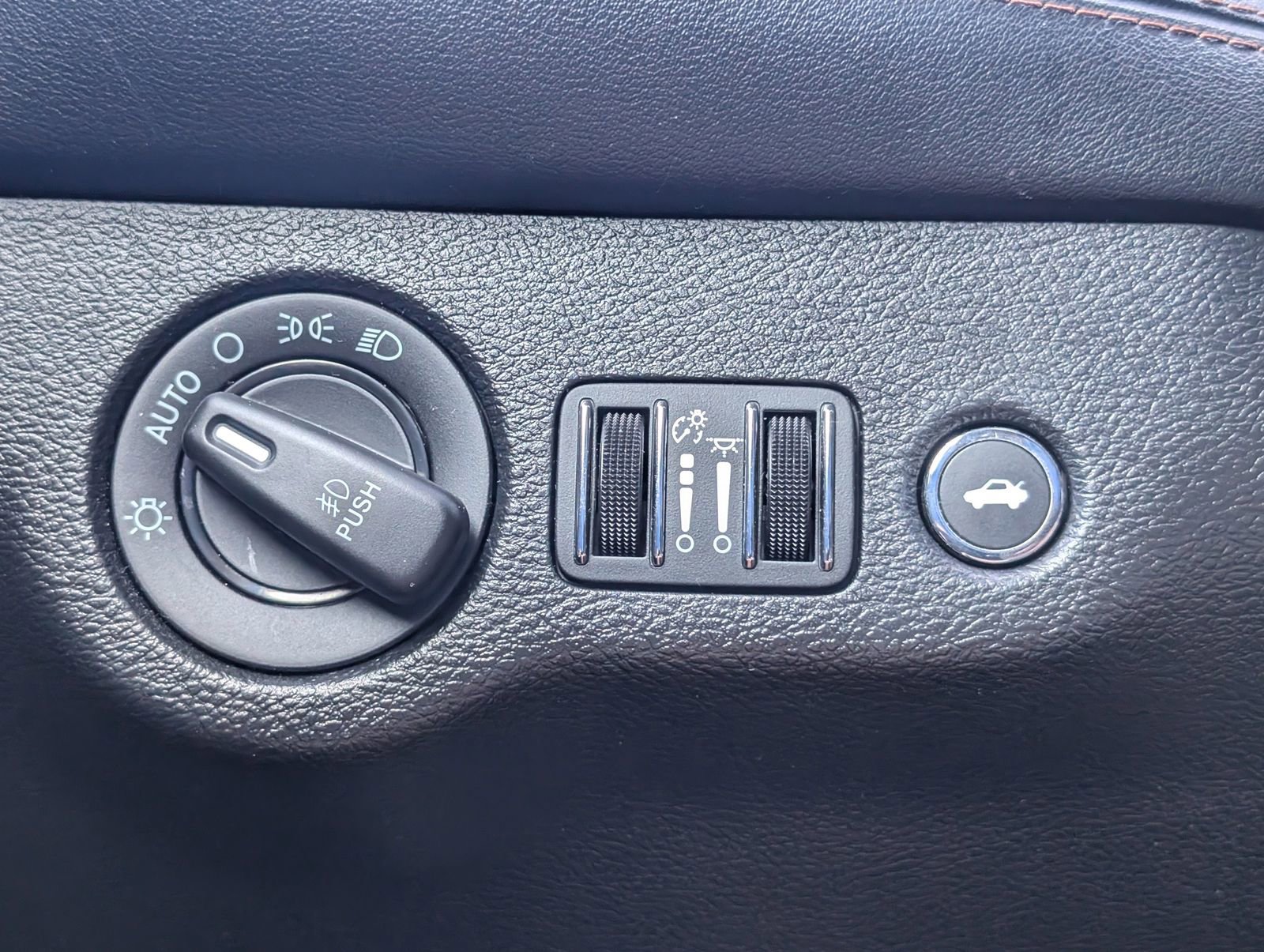 Used 2020 Dodge Challenger GT image 8