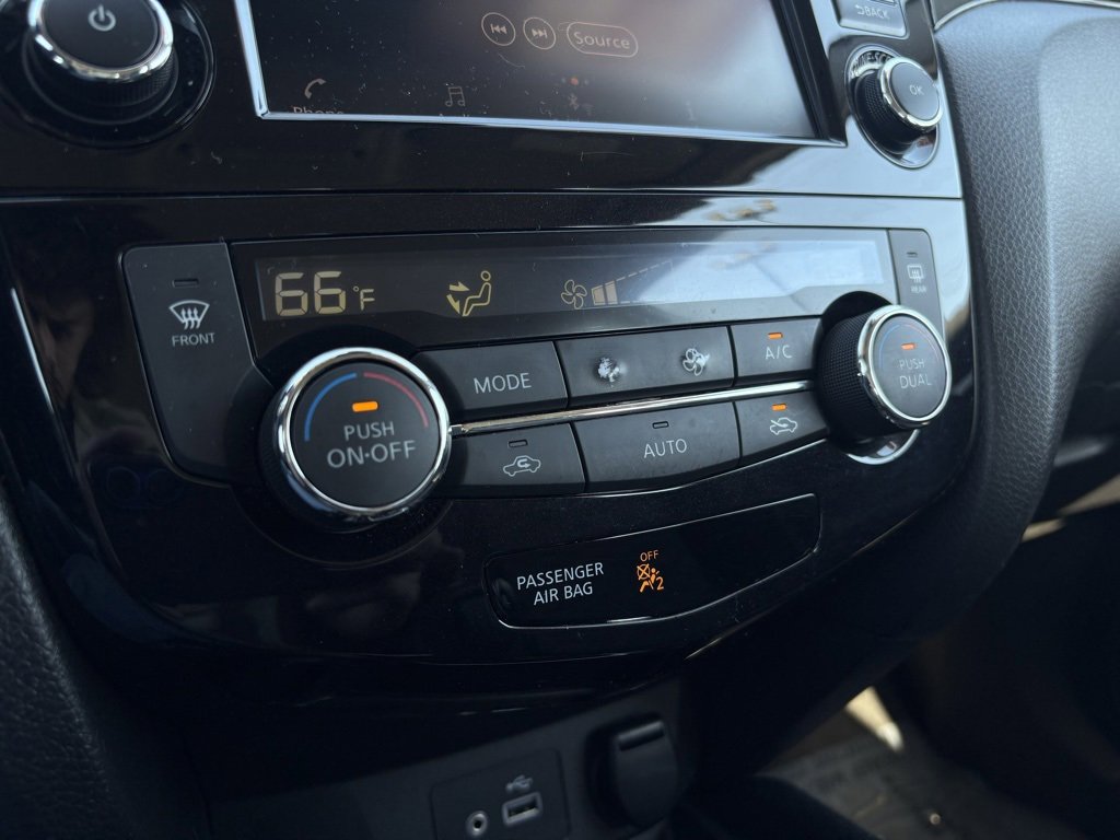 Used 2022 Nissan Rogue Sport SV image 18