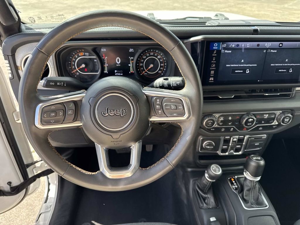 Used 2024 Jeep Wrangler Sahara image 38