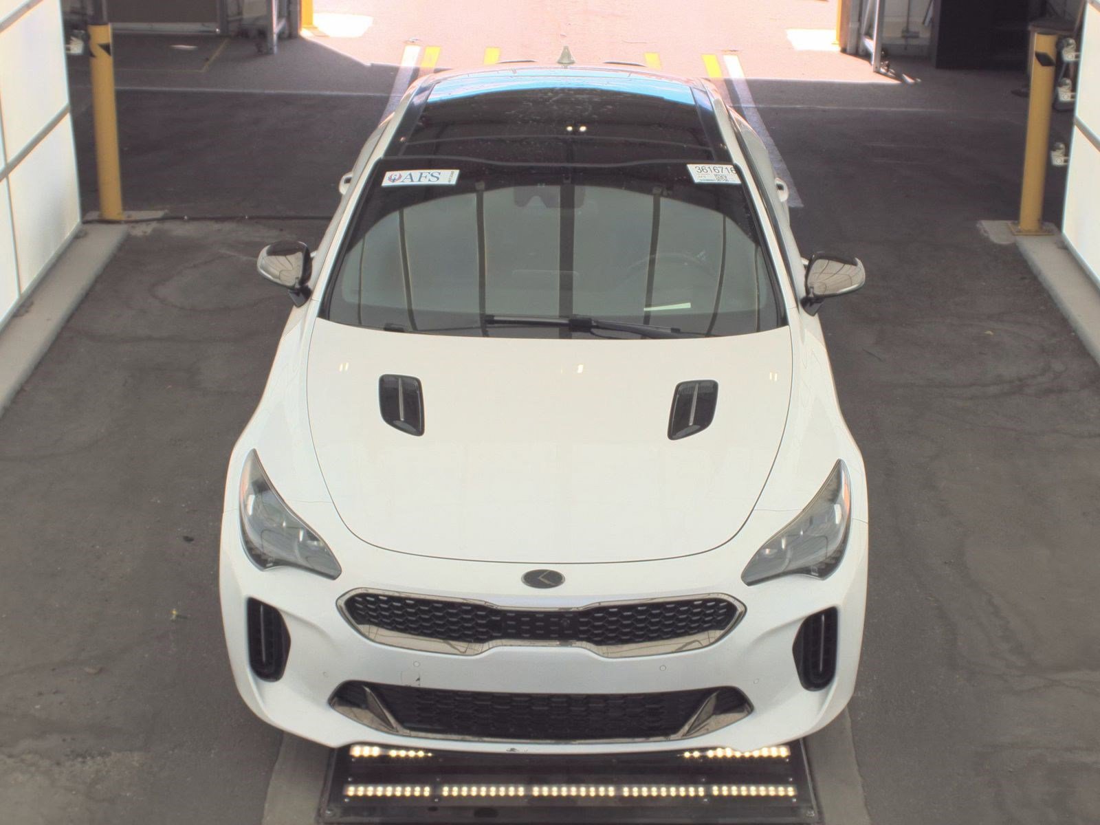 Used 2019 Kia Stinger GT2 AWD/4WD image 2