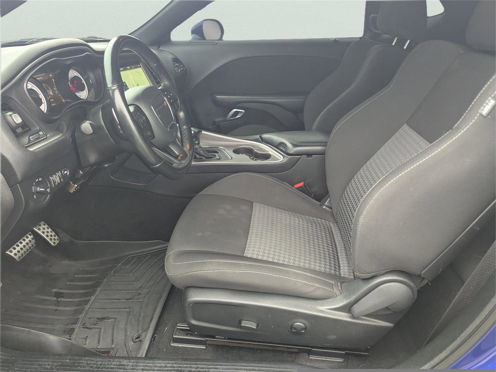 Used 2022 Dodge Challenger R/T w/ Shaker Package image 16