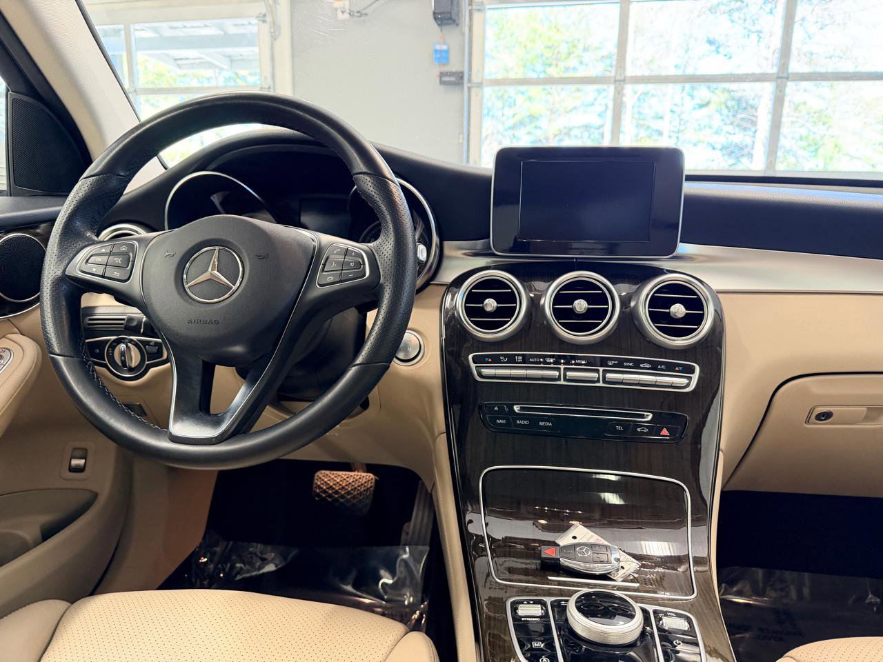 Used 2019 Mercedes-Benz GLC 300 image 32