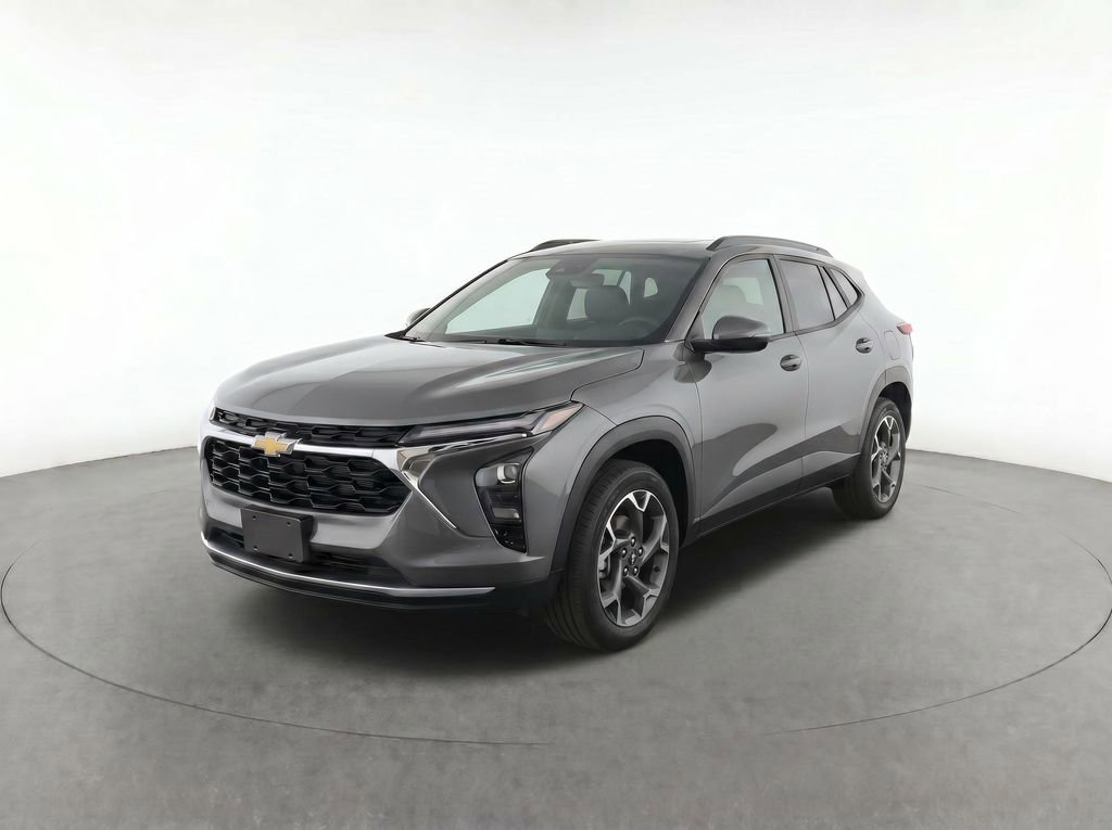 Used 2026 Chevrolet Trax LT FWD image 1