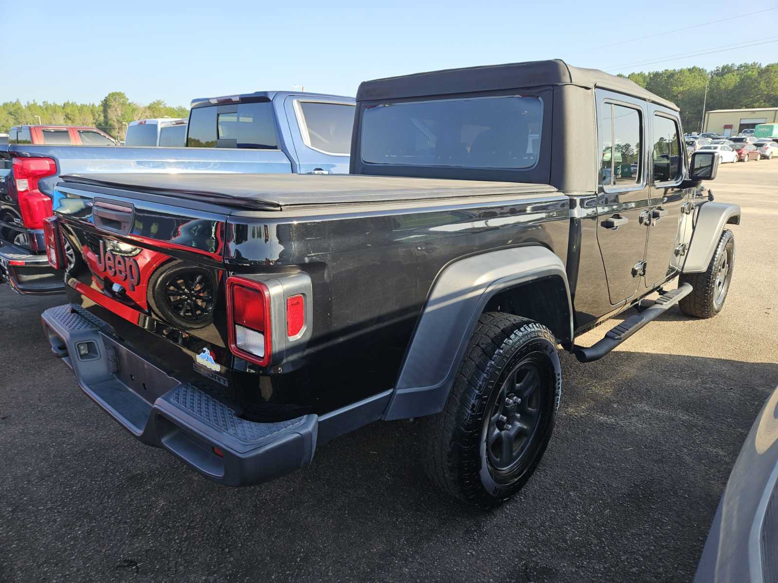 Used 2021 Jeep Gladiator Sport AWD/4WD image 6