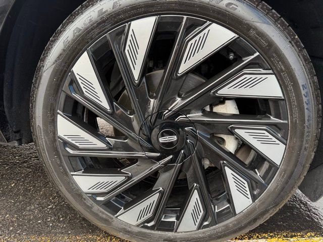 Used 2025 Lincoln Nautilus Reserve w/ Jet Appearance Package image 10