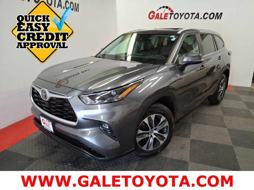 Used 2023 Toyota Highlander XLE