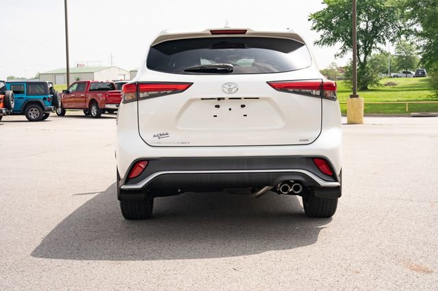 Used 2021 Toyota Highlander XSE FWD image 5
