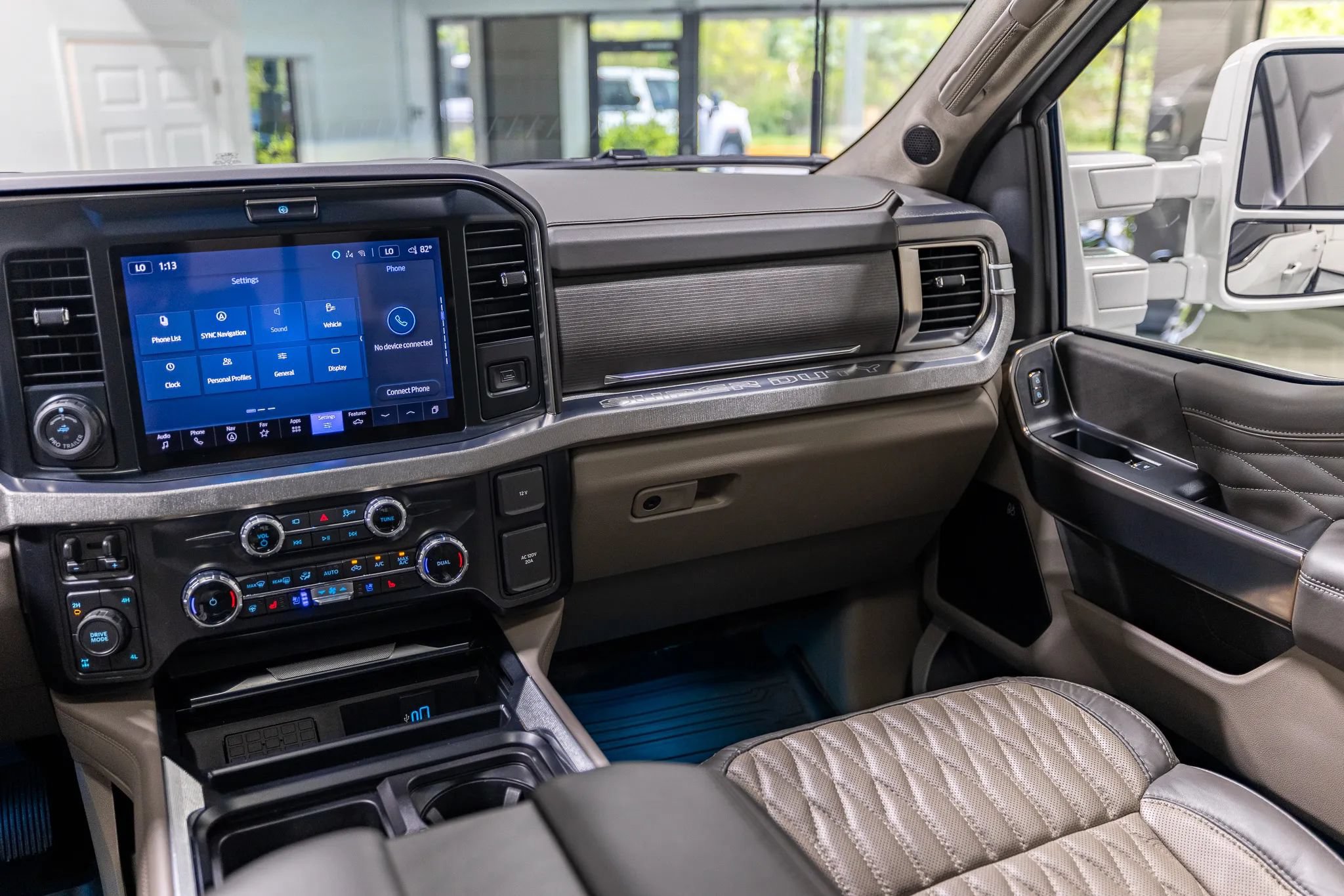 Used 2025 Ford F250 Platinum w/ Platinum Plus Package AWD/4WD image 49