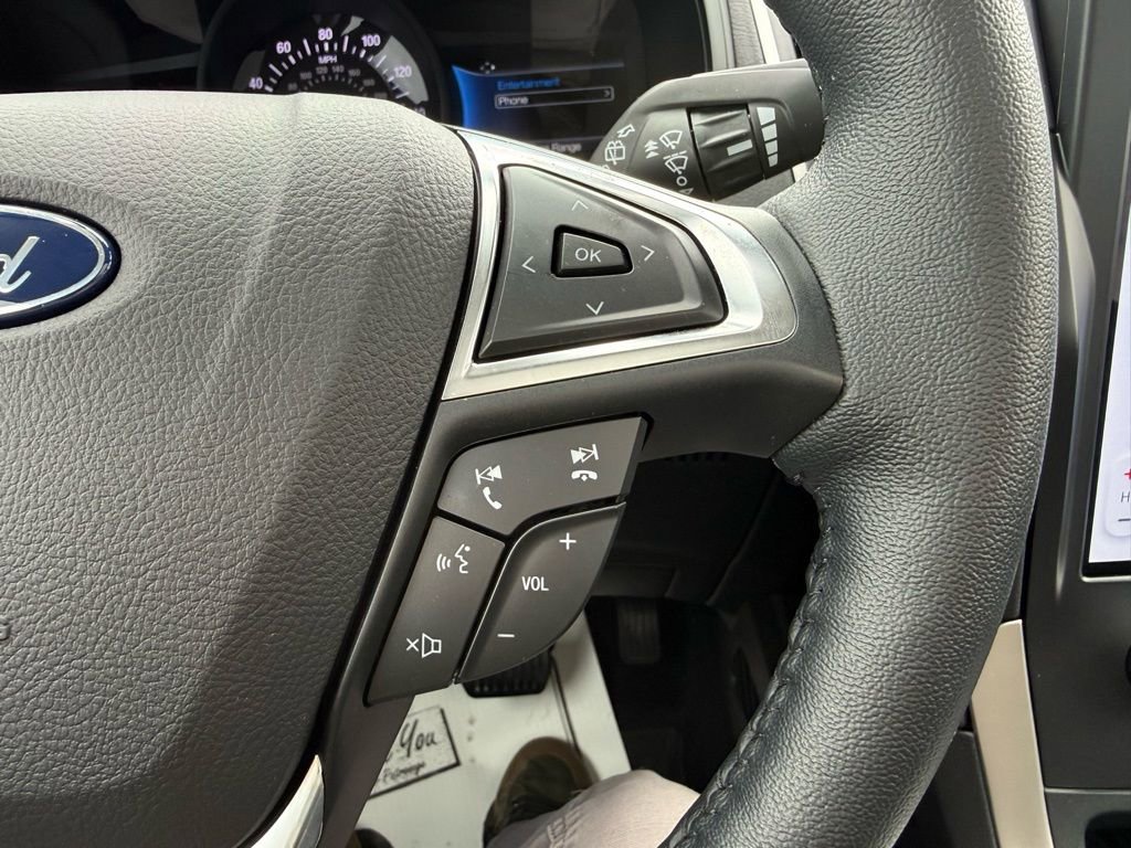 Used 2024 Ford Edge SEL w/ Convenience Package image 17