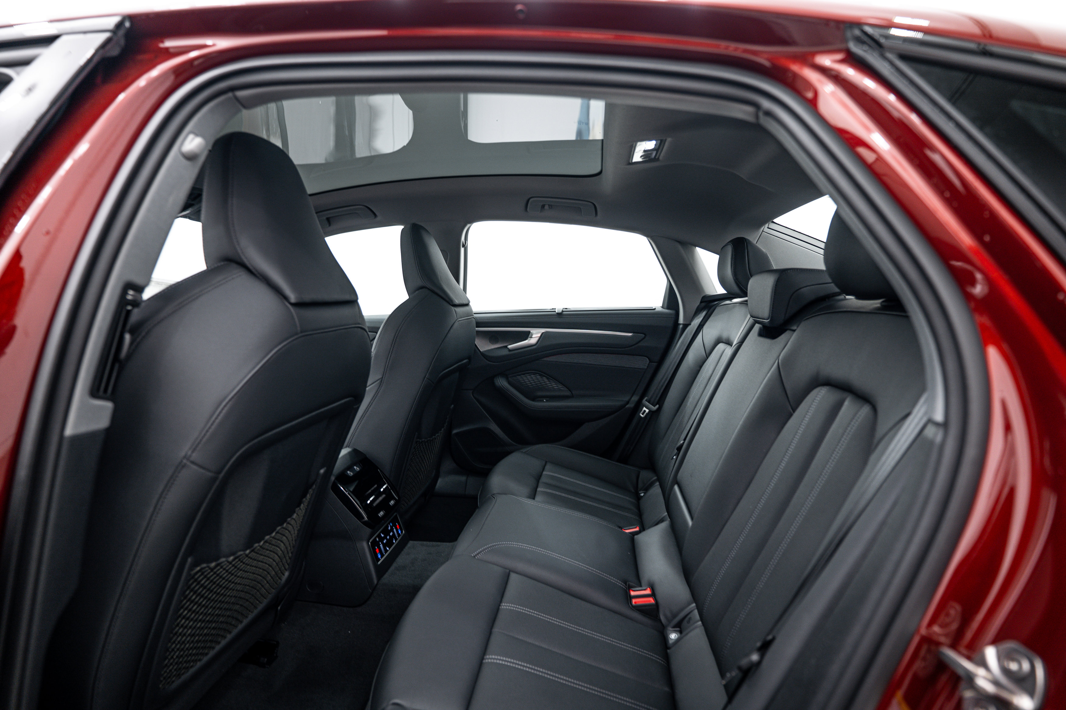 New 2026 Audi A6 Premium Plus AWD/4WD image 18