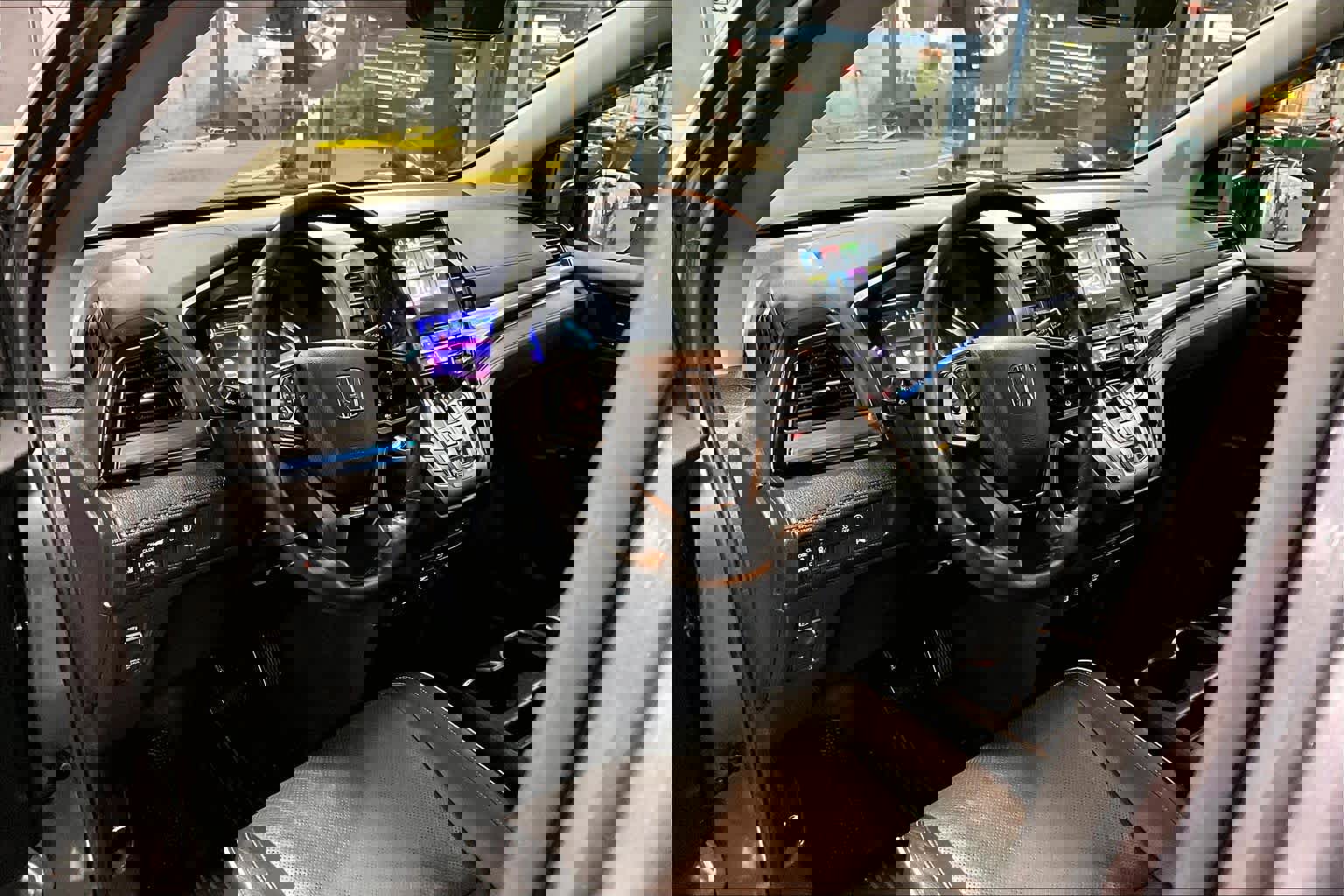 Used 2023 Honda Odyssey Elite image 16