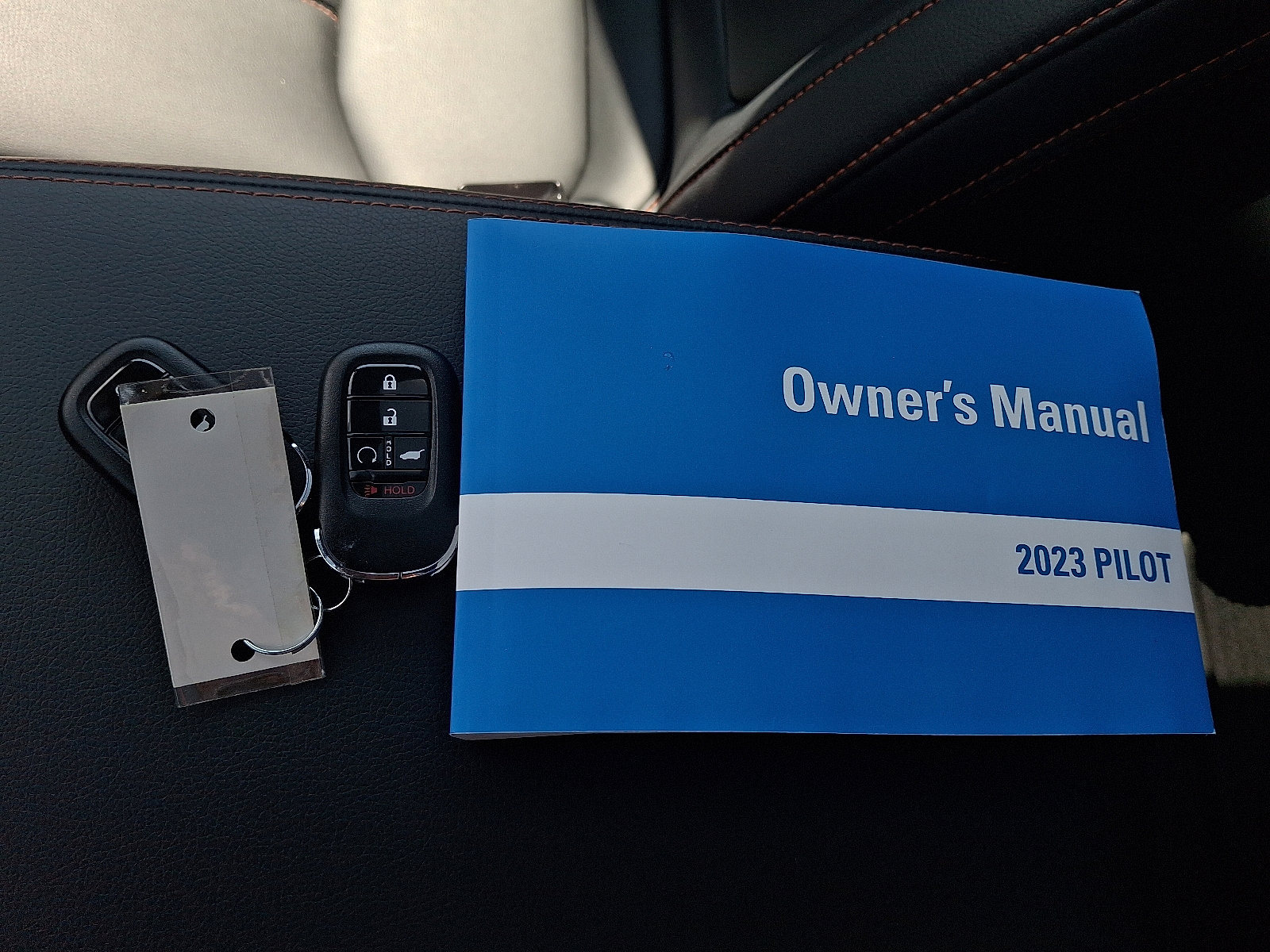 Used 2023 Honda Pilot TrailSport image 3