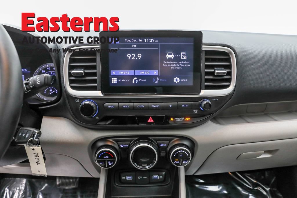 Used 2022 Hyundai Venue SEL image 12