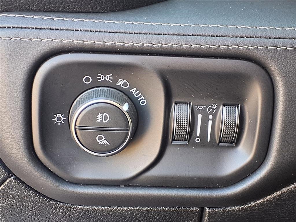 Used 2020 RAM 1500 Limited image 10