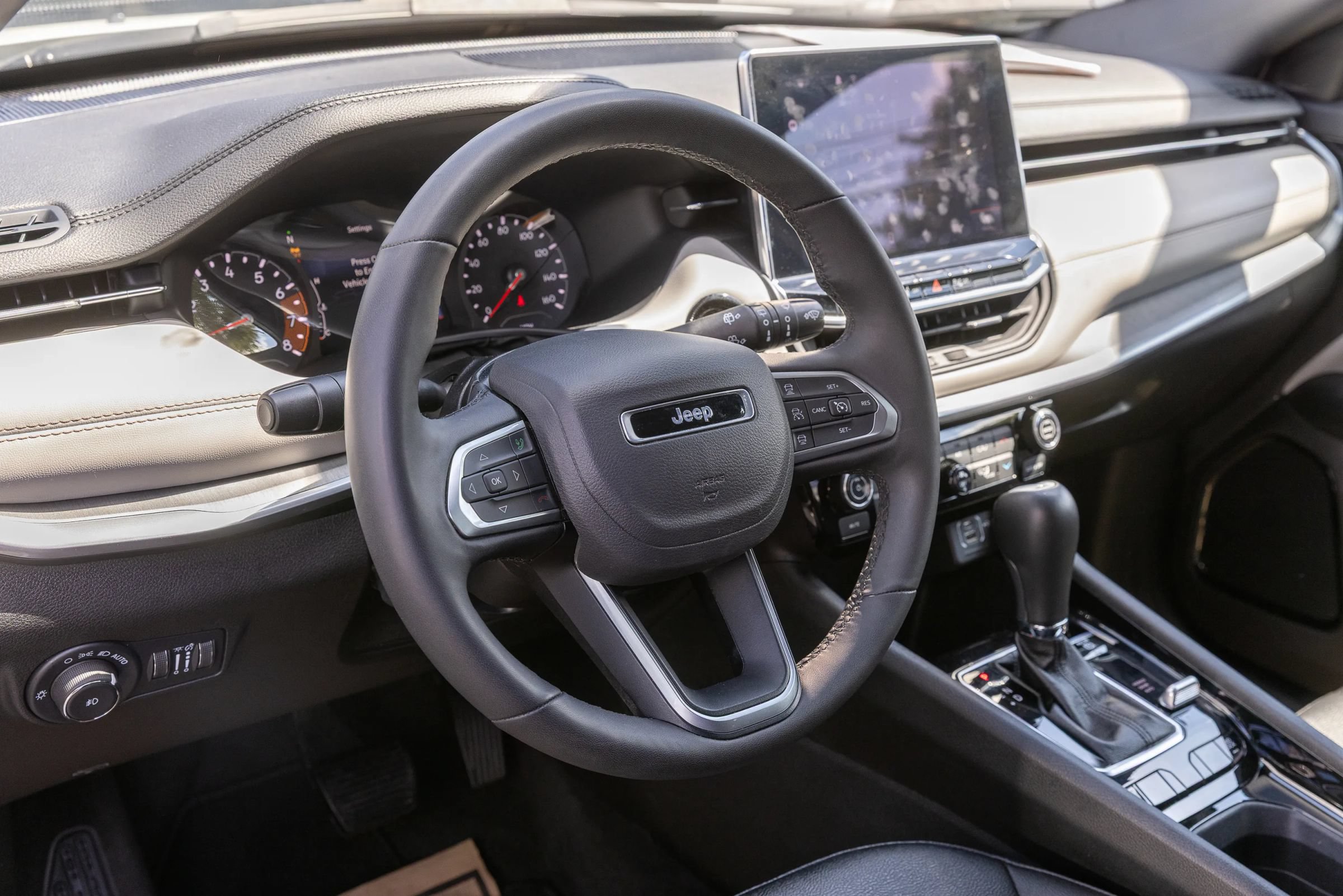 Used 2025 Jeep Compass Limited AWD/4WD image 20