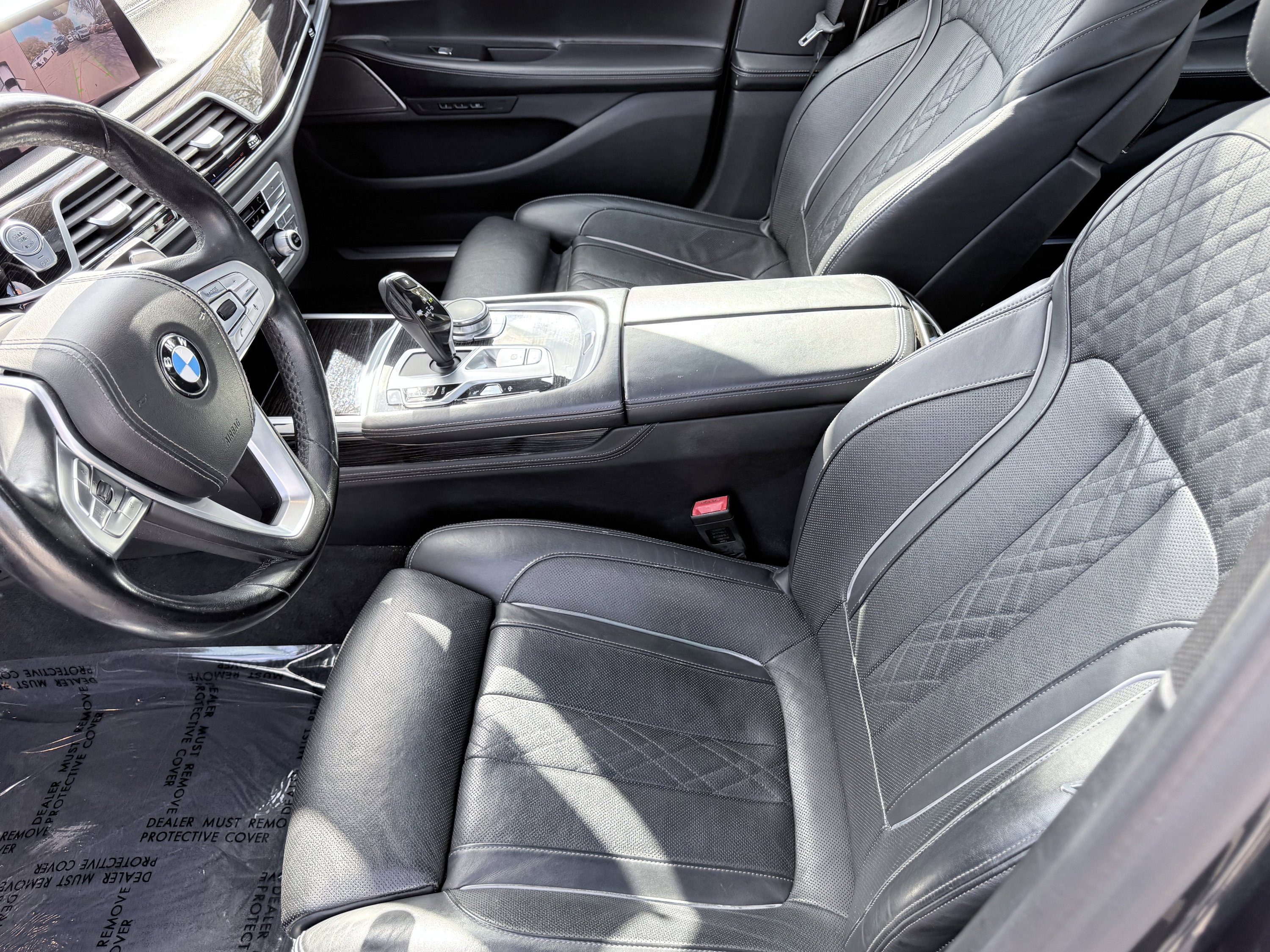 Used 2019 BMW 750i w/ M Sport Package image 14