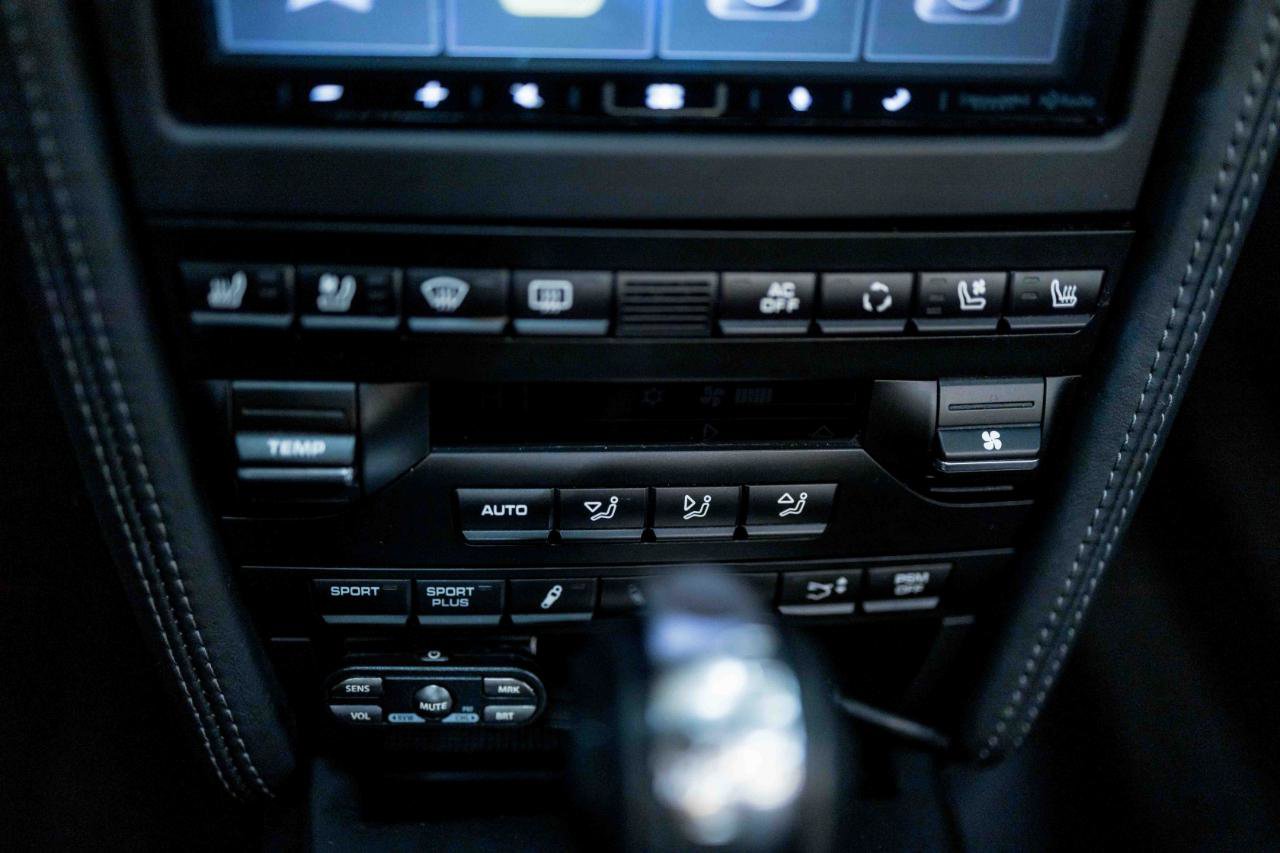 Used 2011 Porsche 911 Turbo S image 61