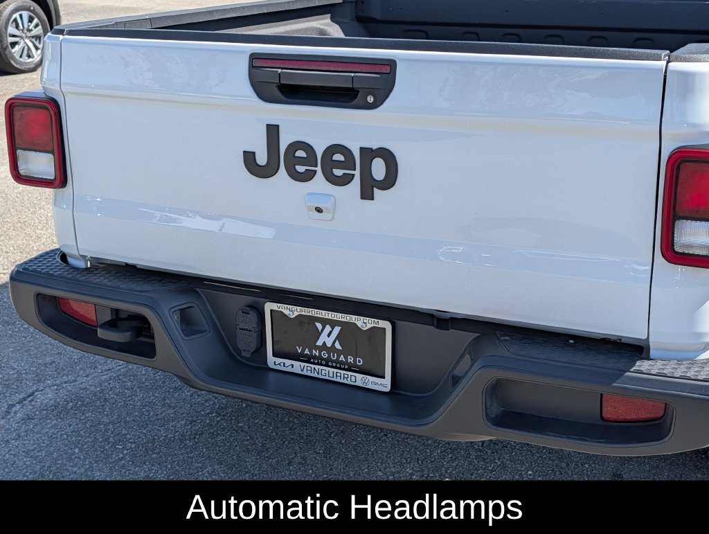 Used 2025 Jeep Gladiator Sport AWD/4WD image 7