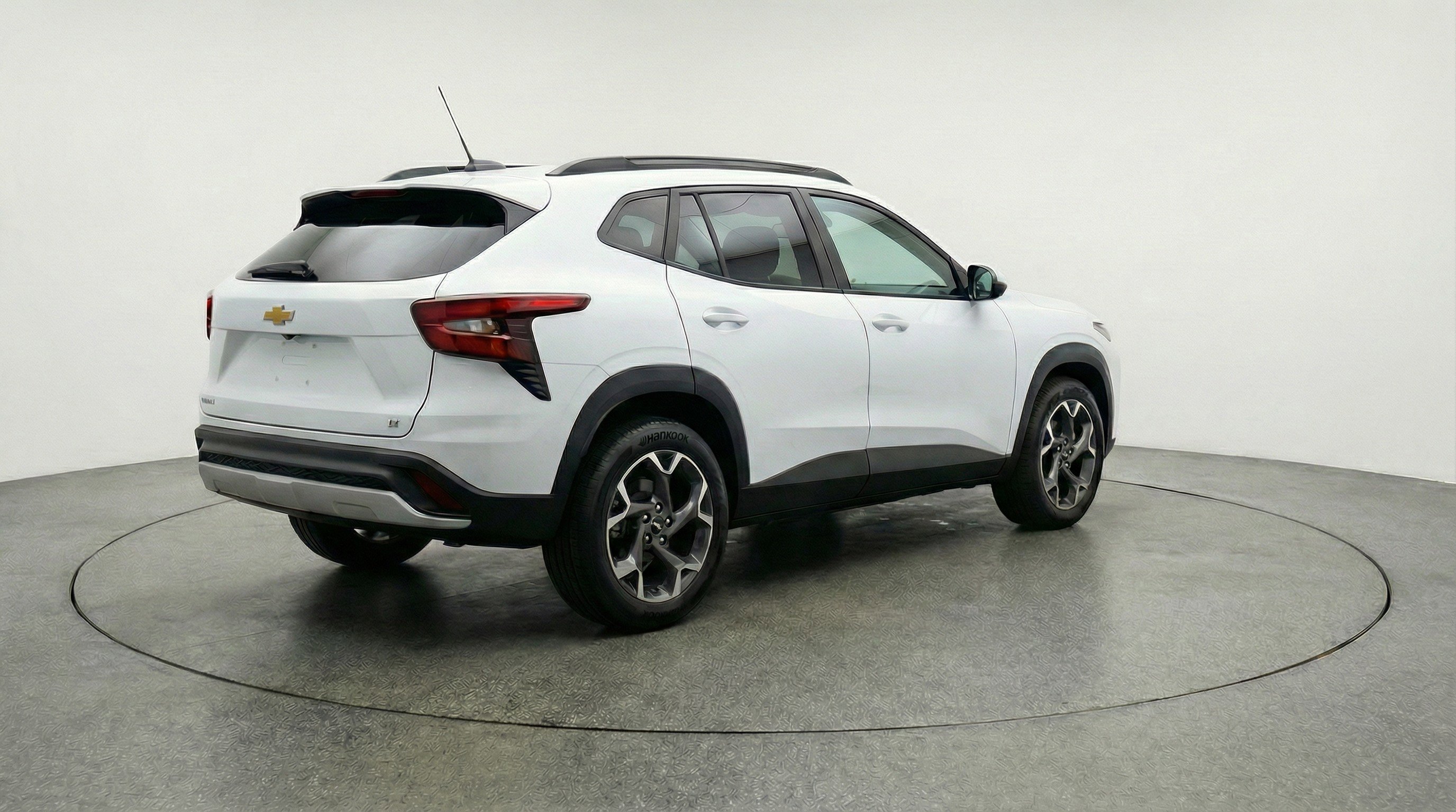 Used 2025 Chevrolet Trax LT image 9