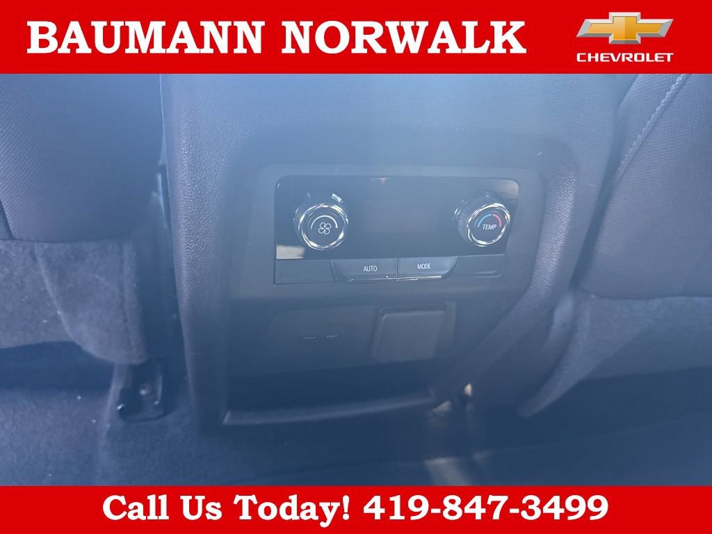 Used 2025 Chevrolet Traverse LT w/ Midnight/Sport Edition AWD/4WD image 30