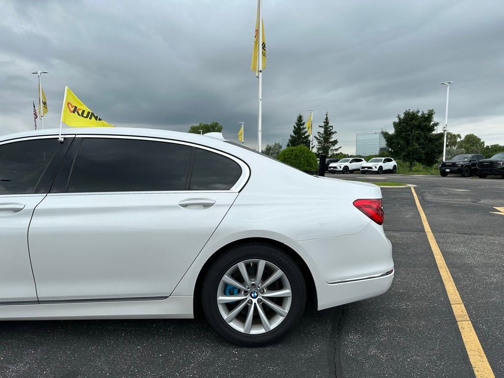 Used 2018 BMW 740i xDrive image 8